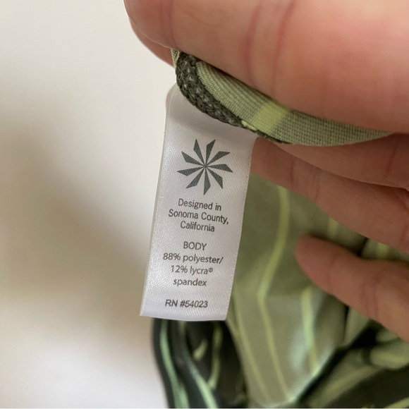 Athleta ‘Chaturanga’ Crops - Picture 6 of 6